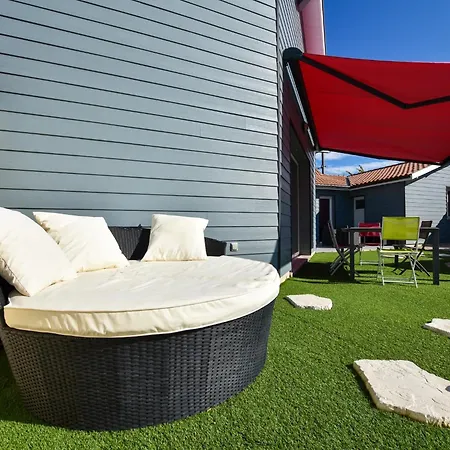 Poolside Escape By Arcachon, Cleaning Included *