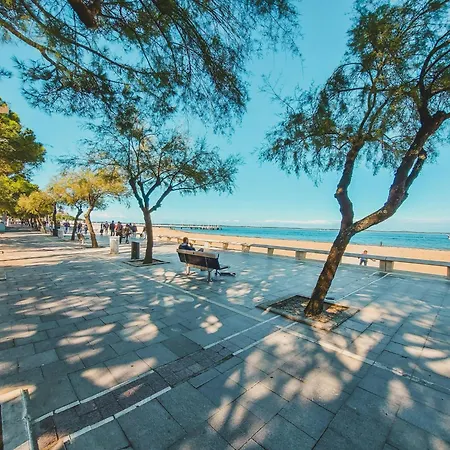 Poolside Escape By Arcachon, Cleaning Included Vakantiehuis