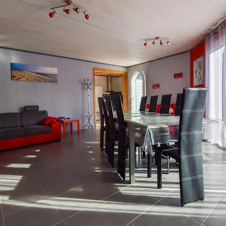 Brandonnet Riverside With Pool, Cleaning Included Сasa de vacaciones