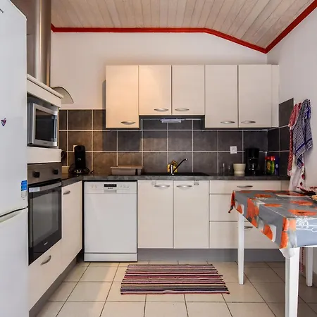 Vakantiehuis Poolside Escape By Arcachon, Cleaning Included