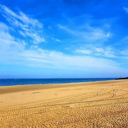 Poolside Escape By Arcachon, Cleaning Included